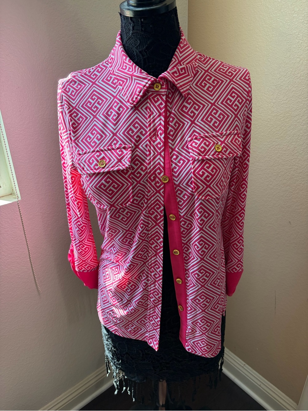 $10 SALE Island Republic Pink White Geometric Print Top